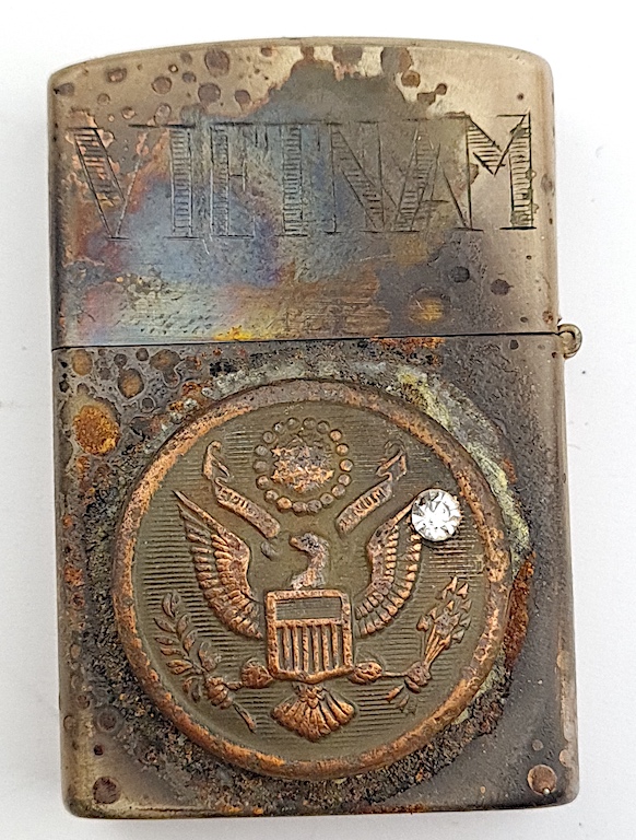 VIETNAM WAR USA ZIPPO LIGHTER USA FLAG - WORKING CONDITION