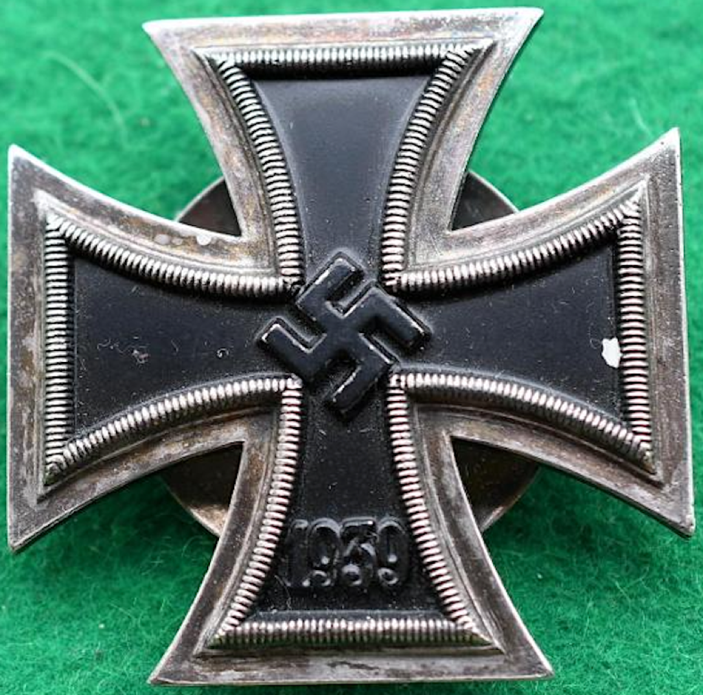 WW2 German Nazi iron cross medal first class with round back pin, marked