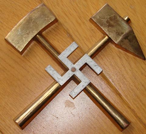 WW2 German Nazi Third Reich RAD DAF workers association large metal ornamenet with swastika