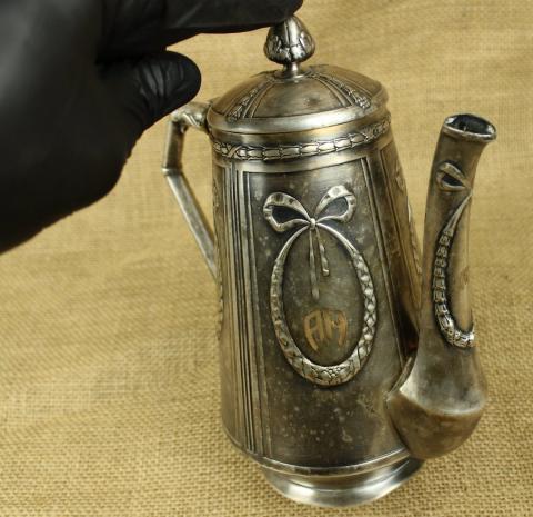 Adolf Hitler personal belongings high quality silverware jug from BERGHOF with 5 AH monograms exlusive from Quist german manufacturer Adolf Hitler personal belongings high quality silverware jug from BERGHOF with 5 AH monograms exlusive from Quist german manufacturer