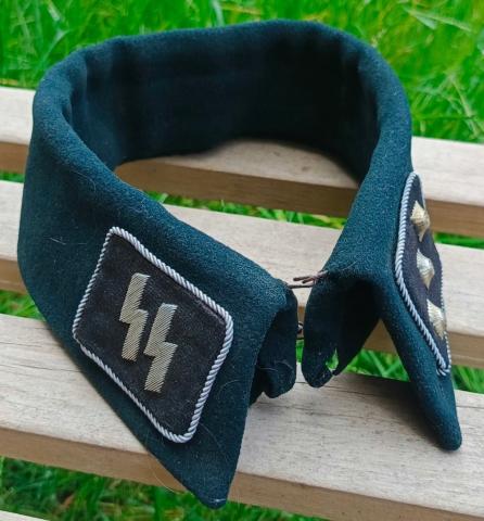 Waffen SS OFFICER collar tab set removed from tunic in Normandy by a USA VET