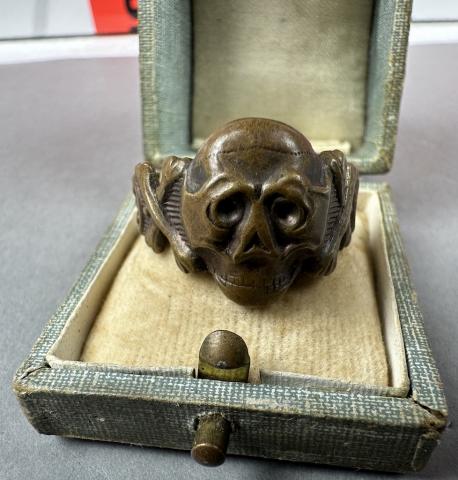 WW2 German Nazi Waffen SS Totenkopf skull ring original genuine case