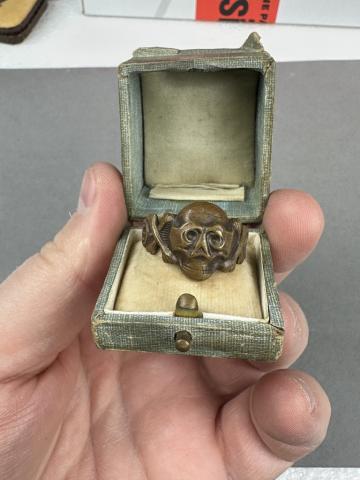WW2 German Nazi Waffen SS Totenkopf skull ring original genuine case