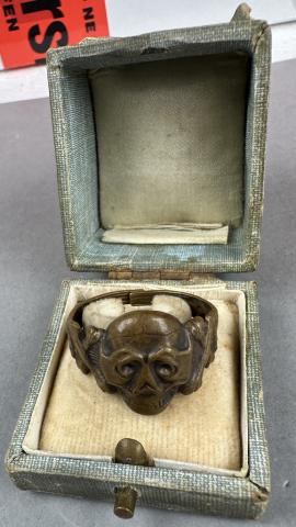 WW2 German Nazi Waffen SS Totenkopf skull ring original genuine case