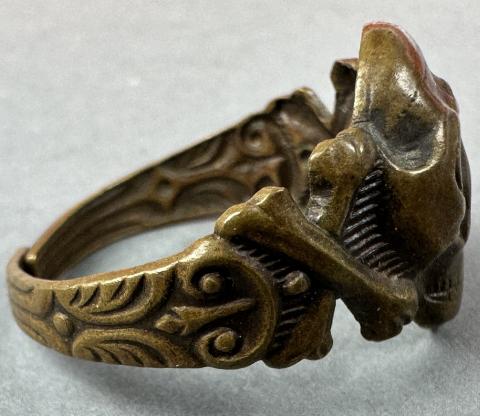 WW2 German Nazi Waffen SS Totenkopf skull ring original genuine case