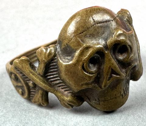 WW2 German Nazi Waffen SS Totenkopf skull ring original genuine case