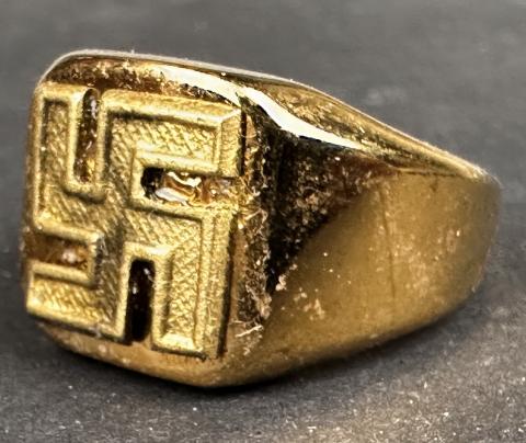 WW2 German Nazi NSDAP WAFFEN SS WEHRMACHT gold golden SWASTIKA ring WW2 German Nazi NSDAP WAFFEN SS WEHRMACHT gold golden SWASTIKA ring