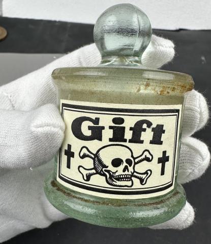WW2 German Nazi POISON GIFT empty bottle totenkopf Zyklon b canister original