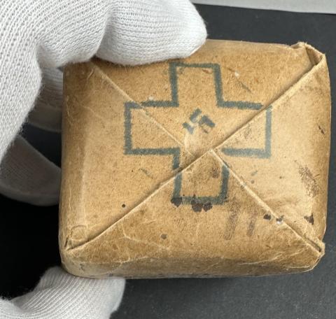 WW2 German Nazi red cross DRK unopened soap pack with SWASTIKA WW2 German Nazi red cross DRK unopened soap pack with SWASTIKA