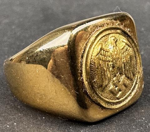 WW2 German Nazi Third Reich NSDAP leader golden ring gold eagle and swastika