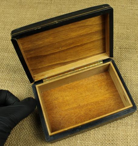 WW2 German Nazi WAFFEN SS TOTENKOPF memorial cigarette box wood and leather 1934