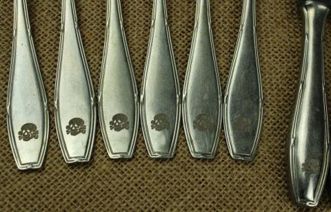 WW2 German Nazi WAFFEN SS TOTENKOPF skull SS officer silverware set case fork knife