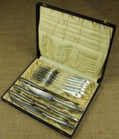 WW2 German Nazi WAFFEN SS TOTENKOPF skull SS officer silverware set case fork knife