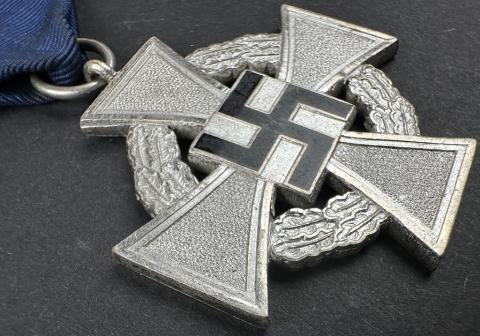 25 Years of Faithful Services in the Wehrmacht medal award with pin