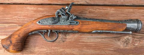 Antique PIRATE powder GUN REPLIKA by DENIX Flintlock pirate pistol, 18th. C.