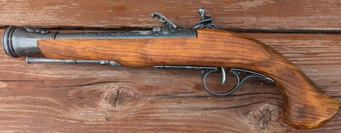 Antique PIRATE powder GUN REPLIKA by DENIX Flintlock pirate pistol, 18th. C.