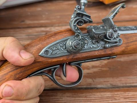 Antique PIRATE powder GUN REPLIKA by DENIX Flintlock pirate pistol, 18th. C.