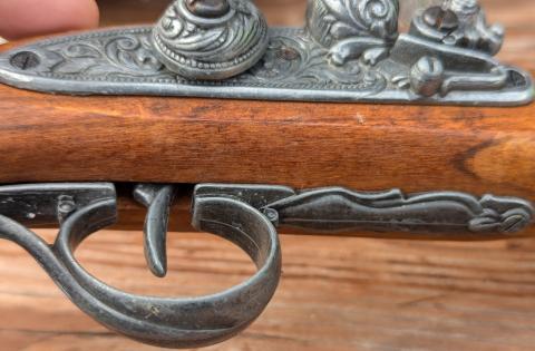 Antique PIRATE powder GUN REPLIKA by DENIX Flintlock pirate pistol, 18th. C.