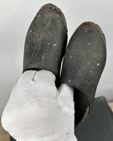Concentration Camp AUSCHWITZ BIRKENAU KL KZ SURVIVOR CHILD clogs set