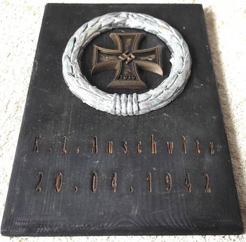 Concentration Camp AUSCHWITZ WAFFEN SS TOTENKOPF GUARD commemorative iron cross plate 1942