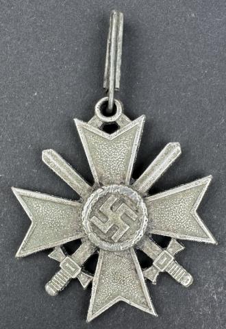 German Knight cross KVK 1939 1st class Ritterkreuz des Kriegsverdienstkreuzes 1939 mit Schwerter German Knight cross KVK 1939 1st class Ritterkreuz des Kriegsverdienstkreuzes 1939 mit Schwerter