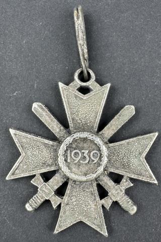 German Knight cross KVK 1939 1st class Ritterkreuz des Kriegsverdienstkreuzes 1939 mit Schwerter German Knight cross KVK 1939 1st class Ritterkreuz des Kriegsverdienstkreuzes 1939 mit Schwerter