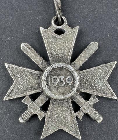 German Knight cross KVK 1939 1st class Ritterkreuz des Kriegsverdienstkreuzes 1939 mit Schwerter German Knight cross KVK 1939 1st class Ritterkreuz des Kriegsverdienstkreuzes 1939 mit Schwerter