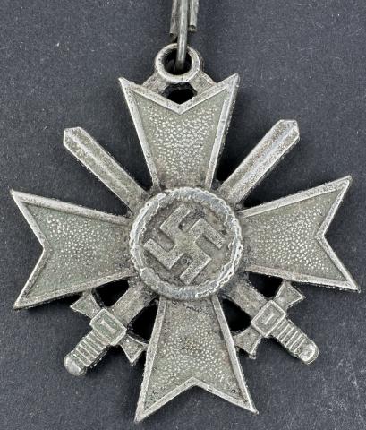 German Knight cross KVK 1939 1st class Ritterkreuz des Kriegsverdienstkreuzes 1939 mit Schwerter German Knight cross KVK 1939 1st class Ritterkreuz des Kriegsverdienstkreuzes 1939 mit Schwerter