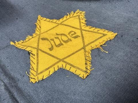 Ghetto WORN jacket with a STAR OF DAVID JUDE Jew Jewish Holocaust patch getto LODZ