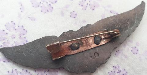 Third reich early LUFSTCHUTZ breast badge metal with Swastika