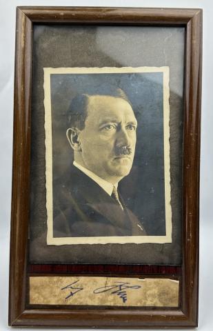 Third Reich Fuhrer Adolf Hitler handmade original signature authograph photo