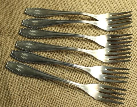 UNIQUE WAFFEN SS Totenkopf officer silverware set cutlery case original genuine OKA UNIQUE WAFFEN SS Totenkopf officer silverware set cutlery case original genuine OKA