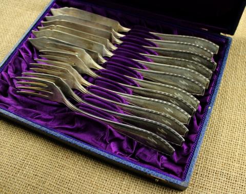 UNIQUE WAFFEN SS Totenkopf officer silverware set cutlery case original genuine OKA UNIQUE WAFFEN SS Totenkopf officer silverware set cutlery case original genuine OKA