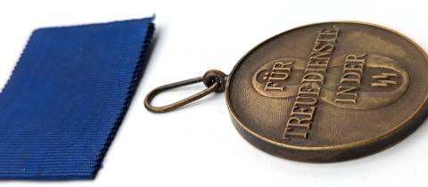 WAFFEN SS 8 years long faithful services in the SS medal award MINT original authentic genuine