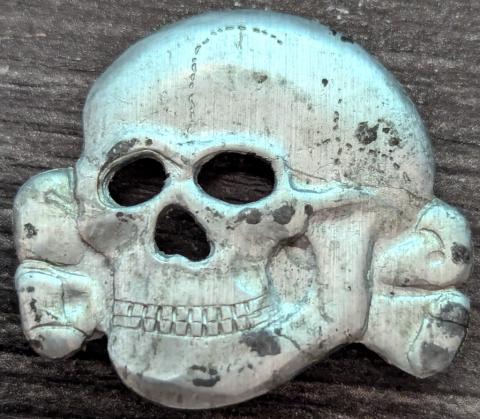 Waffen SS metal skull insigna for VISOR CAP RZM M1/52 Totenkopf TK
