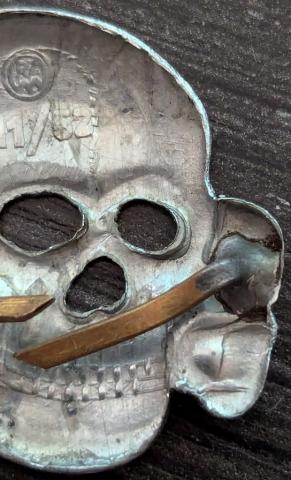 Waffen SS metal skull insigna for VISOR CAP RZM M1/52 Totenkopf TK