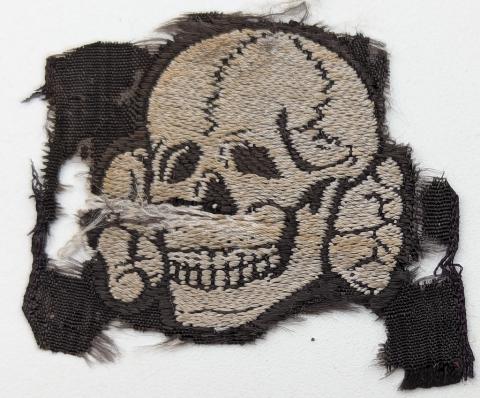 WAFFEN SS TOTENKOPF cloth SKULL insigna for M43 Overseas SS caps SCARCE