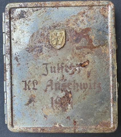 Waffen SS Totenkopf GUARD for concentration camp AUSCHWITZ cigarette case relic