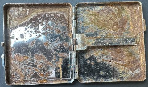 Waffen SS Totenkopf GUARD for concentration camp AUSCHWITZ cigarette case relic