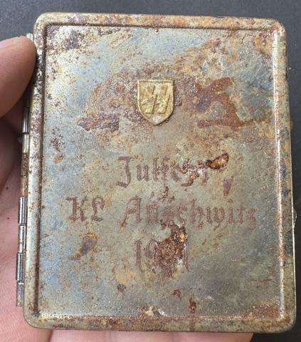 Waffen SS Totenkopf GUARD for concentration camp AUSCHWITZ cigarette case relic