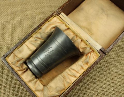 WAFFEN SS TOTENKOPF special officer SS wine cup silverware with SS runes and SS skull on case