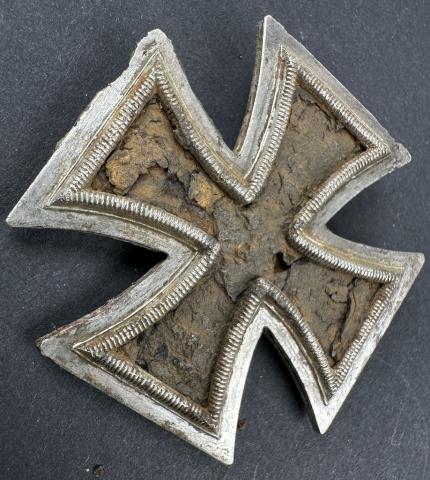 WW2 German Nazi IRON CROSS 1st class medal award battlefield found relic WW2 German Nazi IRON CROSS 1st class medal award battlefield found relic