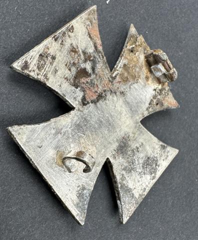 WW2 German Nazi IRON CROSS 1st class medal award battlefield found relic WW2 German Nazi IRON CROSS 1st class medal award battlefield found relic