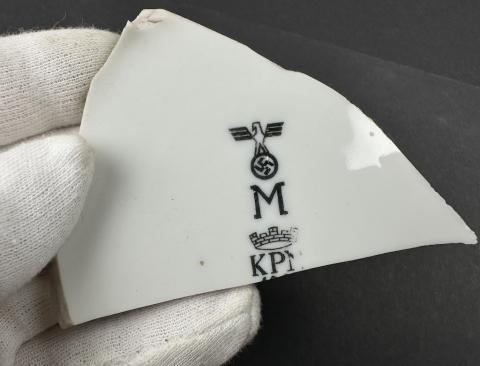 WW2 german Nazi porcelain piece with third reich eagle swastika