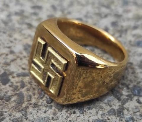 WW2 German Nazi Third Reich Fuhrer patriotic GOLDEN SWASTIKA RING