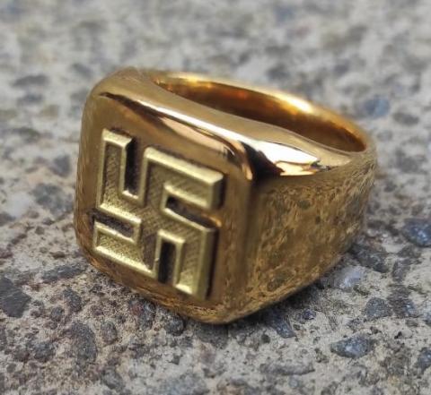 WW2 German Nazi Third Reich Fuhrer patriotic GOLDEN SWASTIKA RING