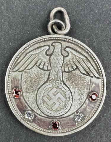 WW2 German Nazi WAFFEN SS commemorative medaillon pendant with third reich EAGLE and swastika