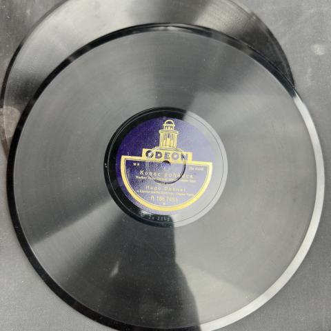 WW2 German Nazi WAFFEN SS gramophone records set in case from SS school