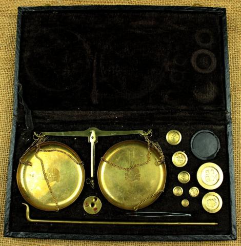 WW2 German Nazi WAFFEN SS TOTENKOPF scale in case to weight poison or diamonds