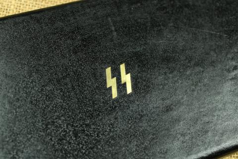 WW2 German Nazi WAFFEN SS TOTENKOPF scale in case to weight poison or diamonds